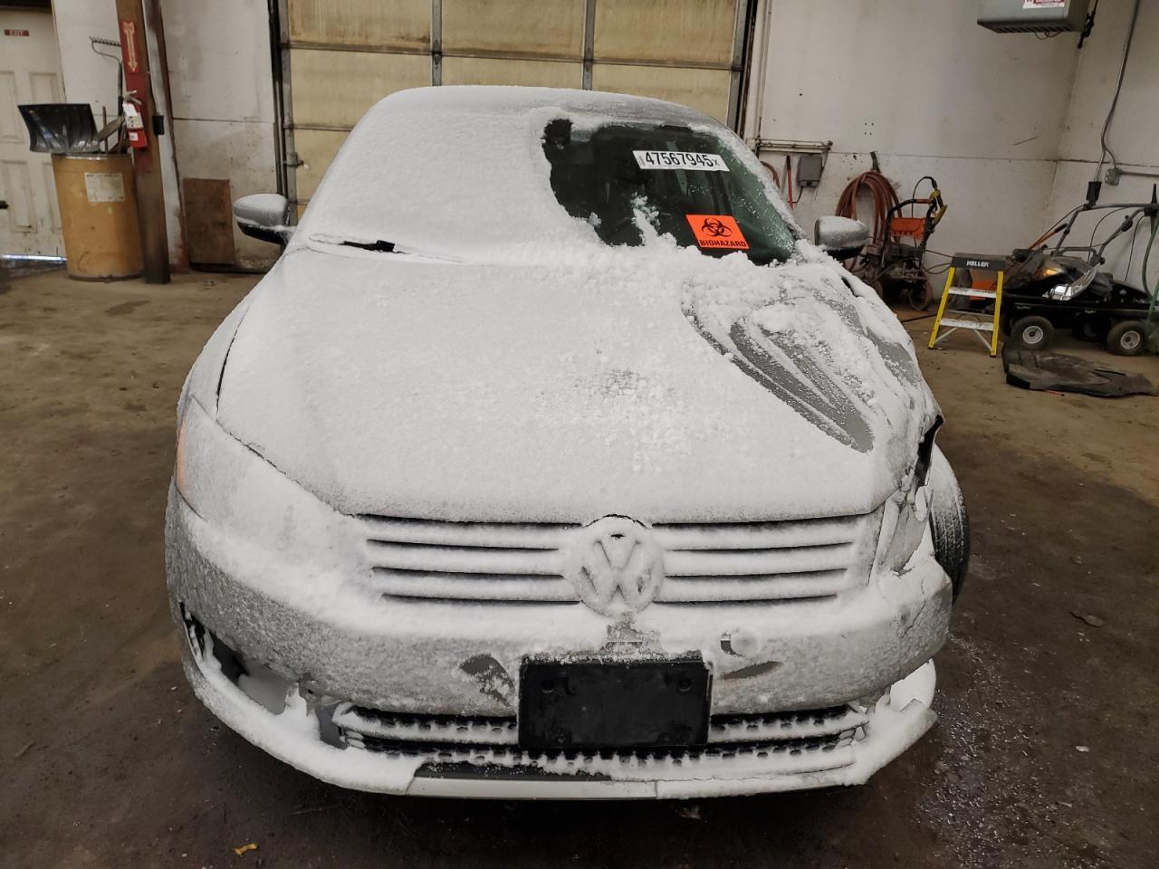 2014 VOLKSWAGEN PASSAT S - Фото 5