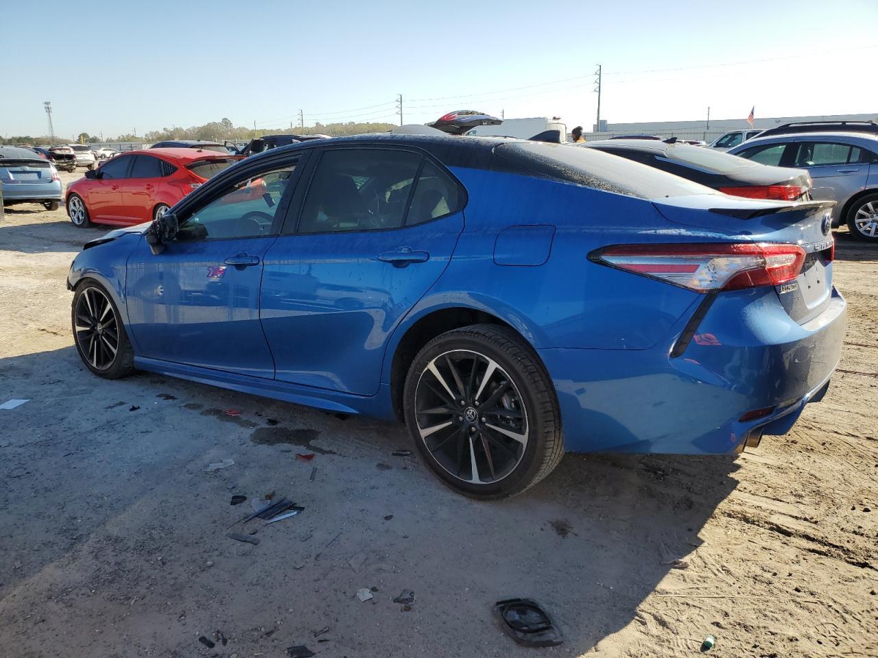 2019 TOYOTA CAMRY XSE - Фото 2