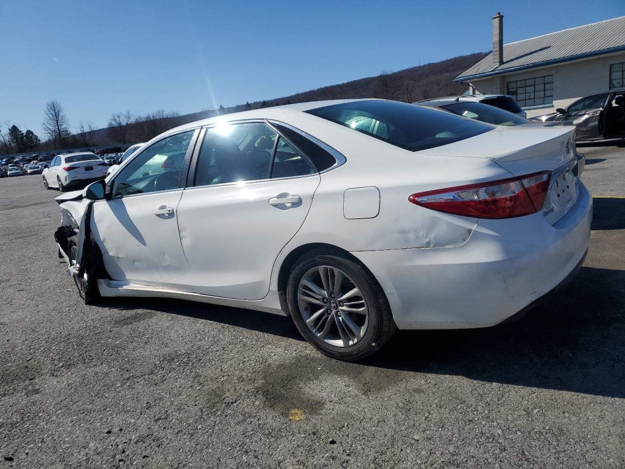 2017 TOYOTA CAMRY LE - Image 2
