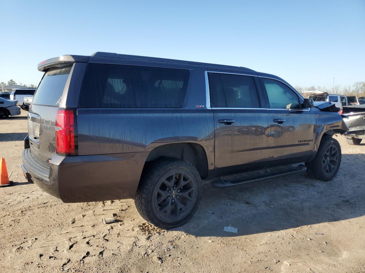 2017 CHEVROLET SUBURBAN K - Фото 3