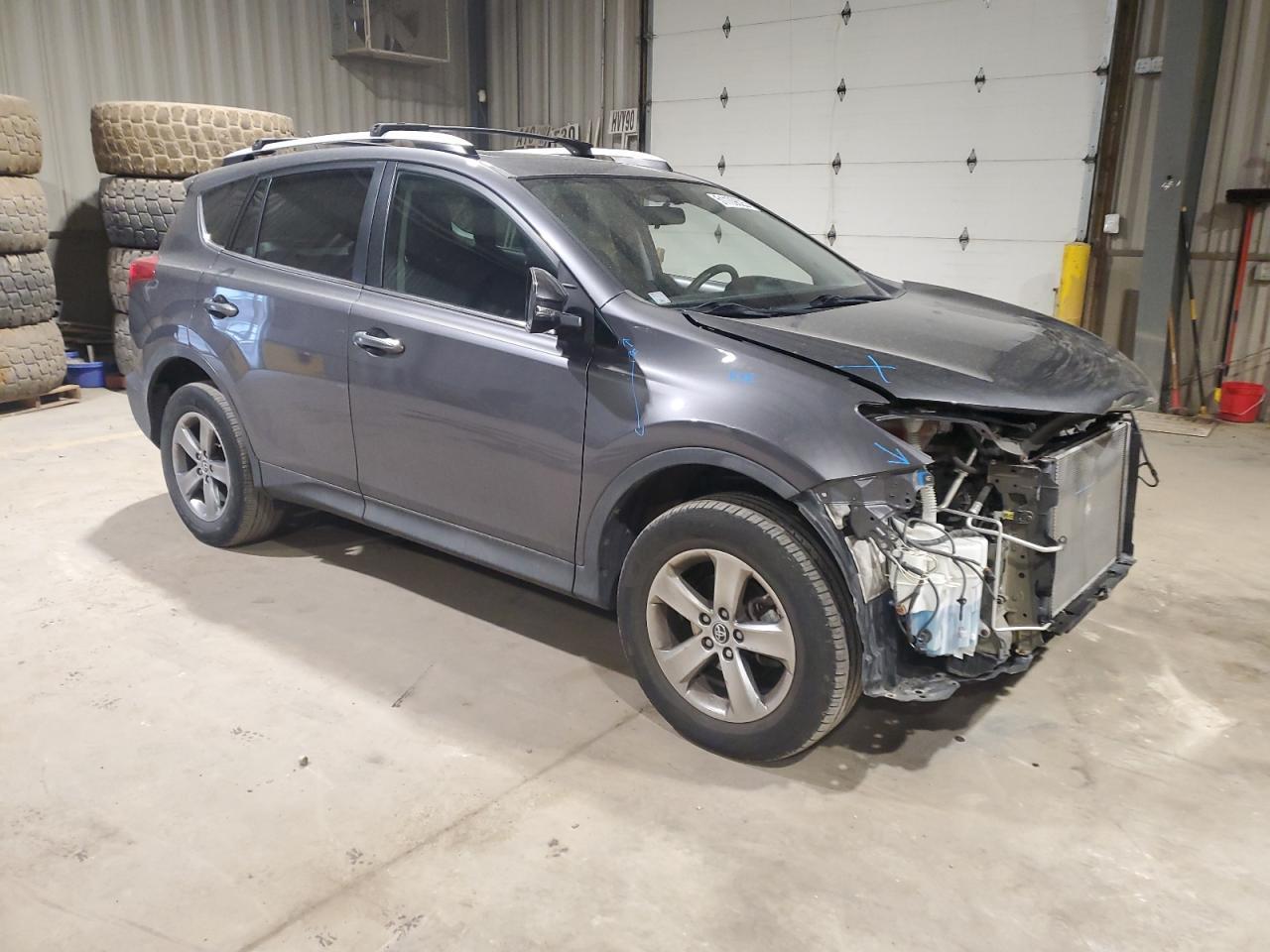 2015 TOYOTA RAV4 XLE - Image 4