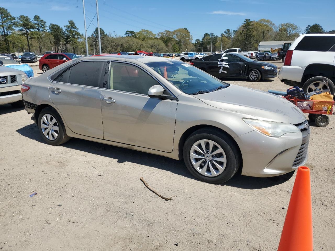 2015 TOYOTA CAMRY LE - Фото 4