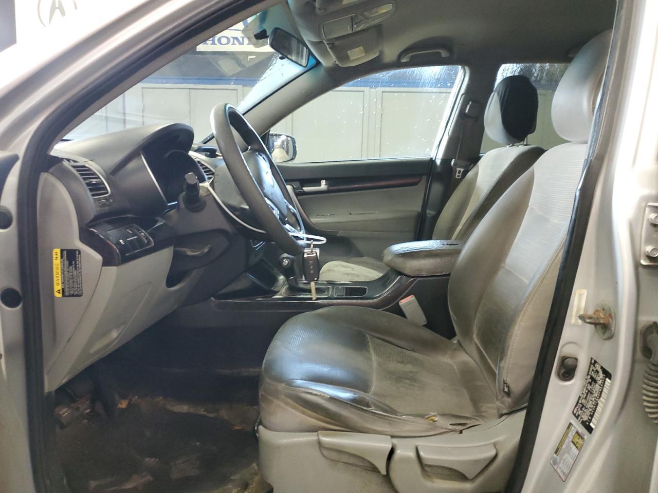 2015 KIA SORENTO LX - Image 7