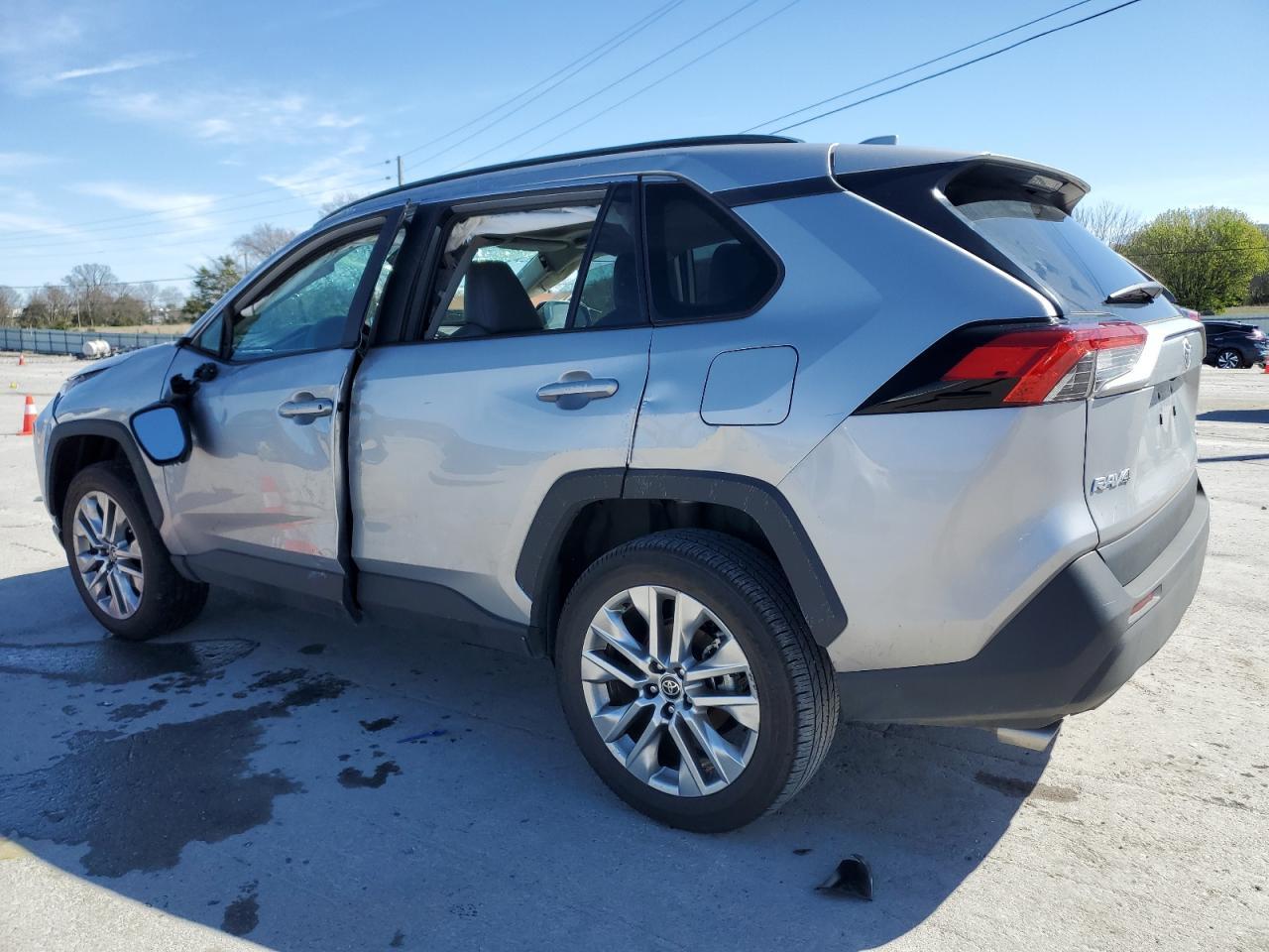 2024 TOYOTA RAV4 XLE P - Фото 2