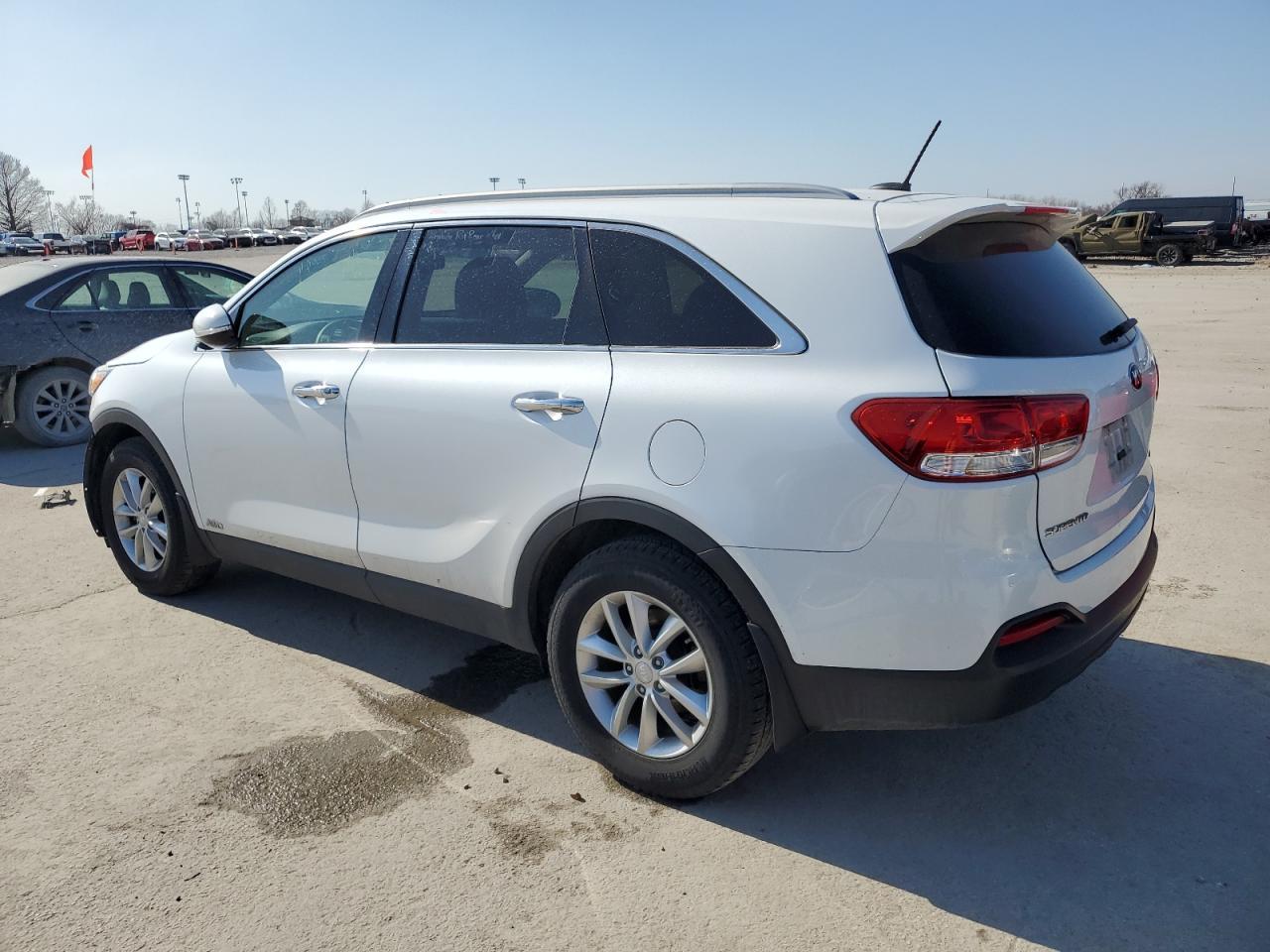 2017 KIA SORENTO LX - Image 2