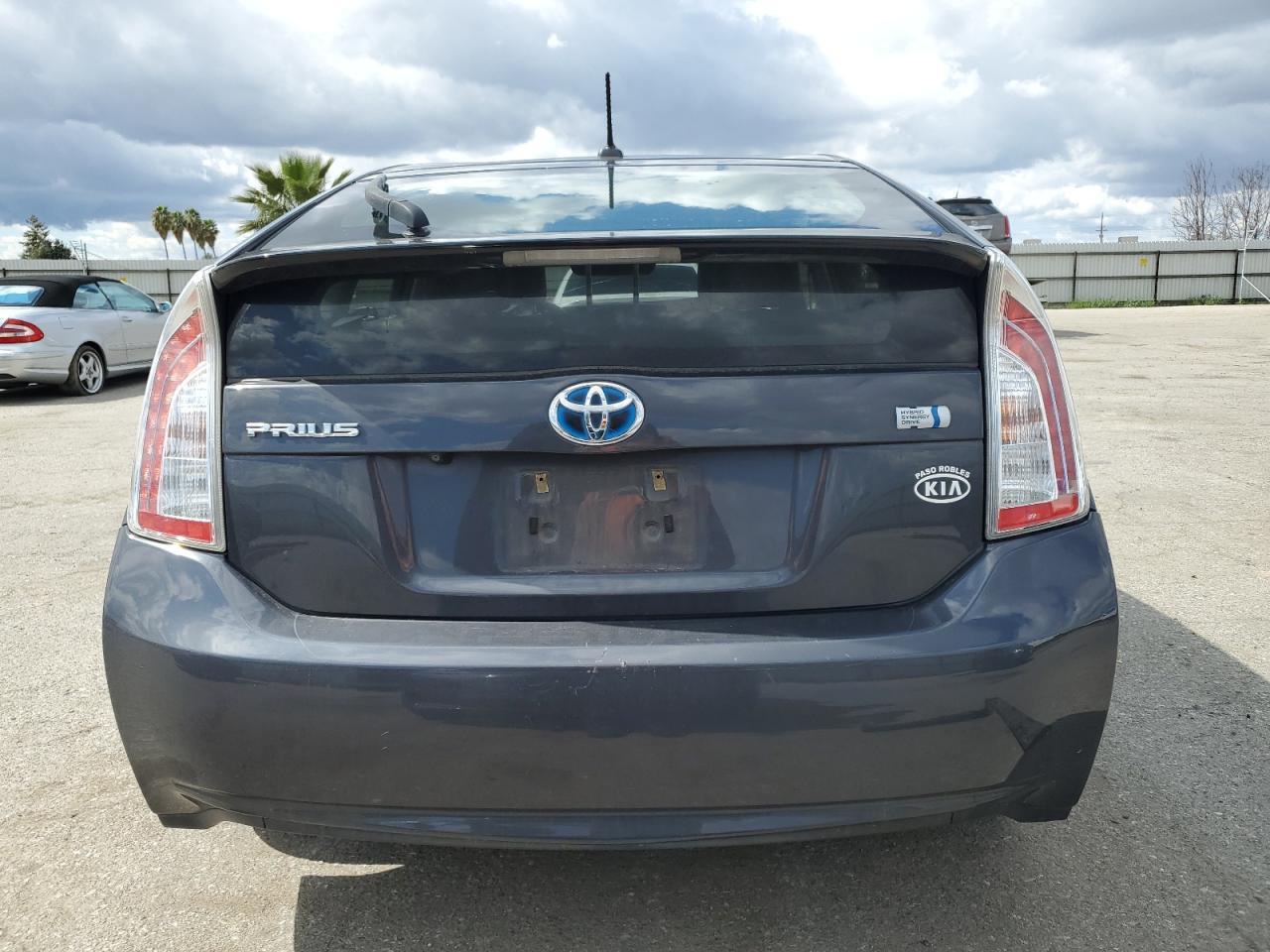 2015 TOYOTA PRIUS - Image 6