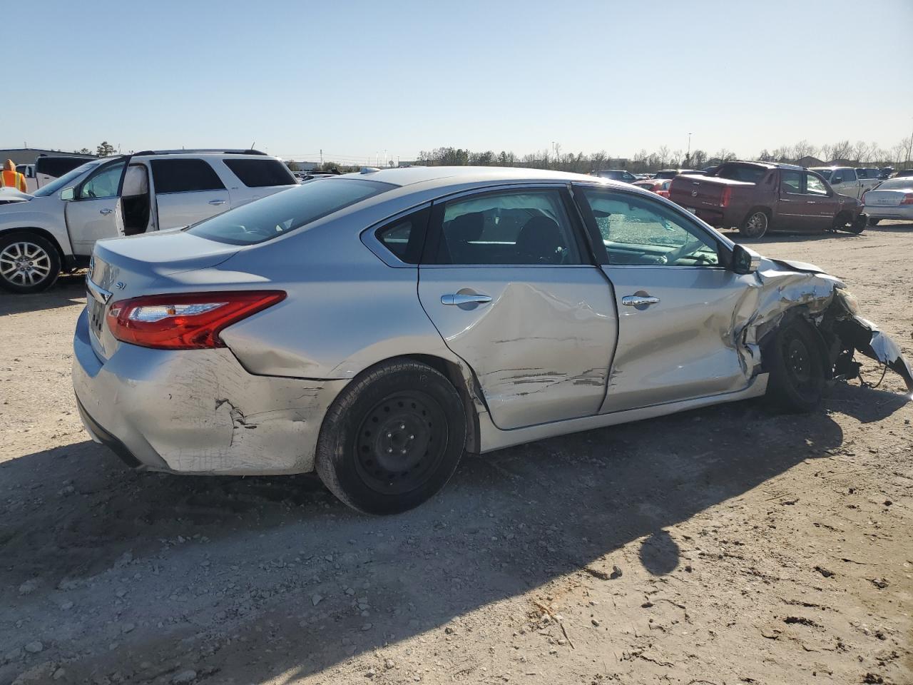 2017 NISSAN ALTIMA 2.5 - Фото 3
