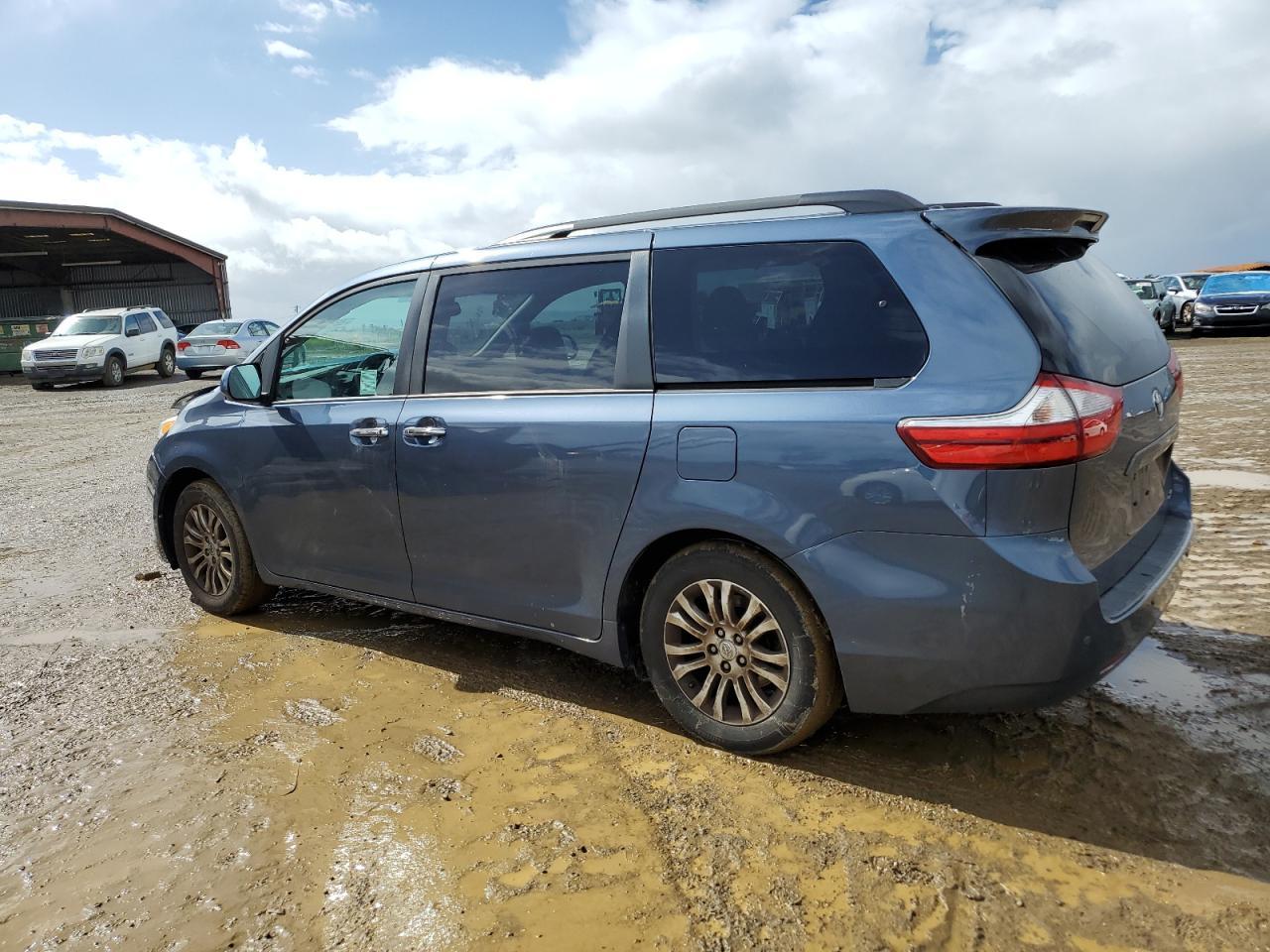 2015 TOYOTA SIENNA XLE - Фото 2