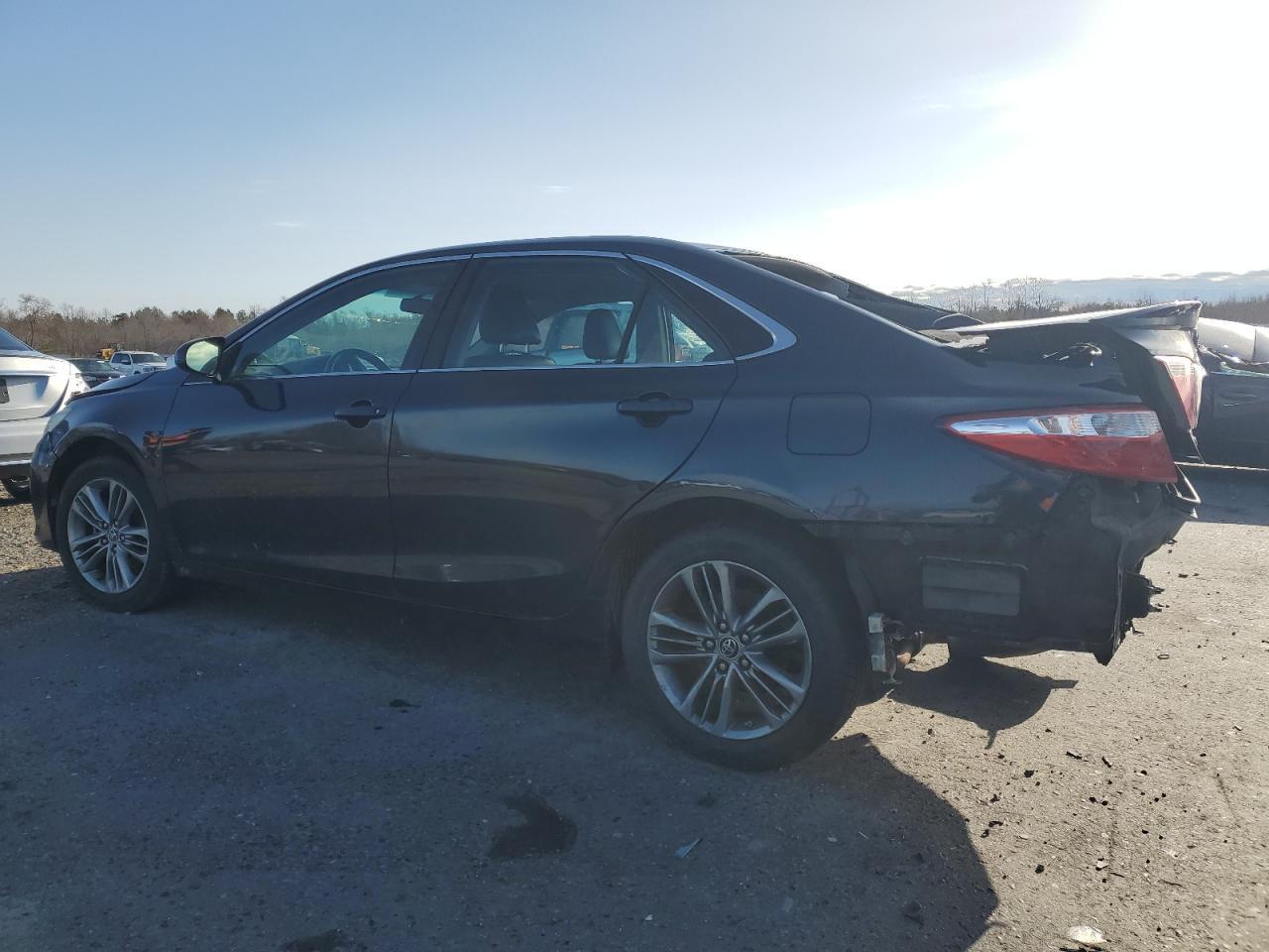 2015 TOYOTA CAMRY LE - Фото 2