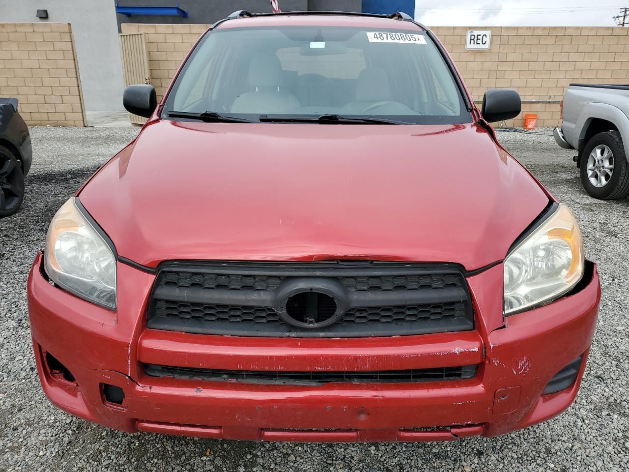 2011 TOYOTA RAV4 - Фото 5