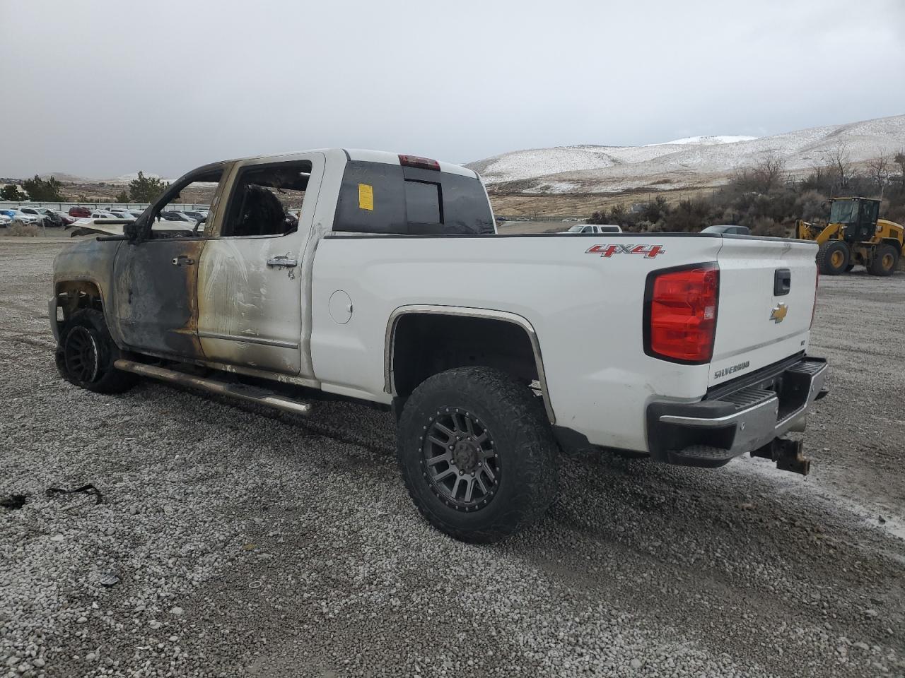 2015 CHEVROLET SILVERADO - Image 2