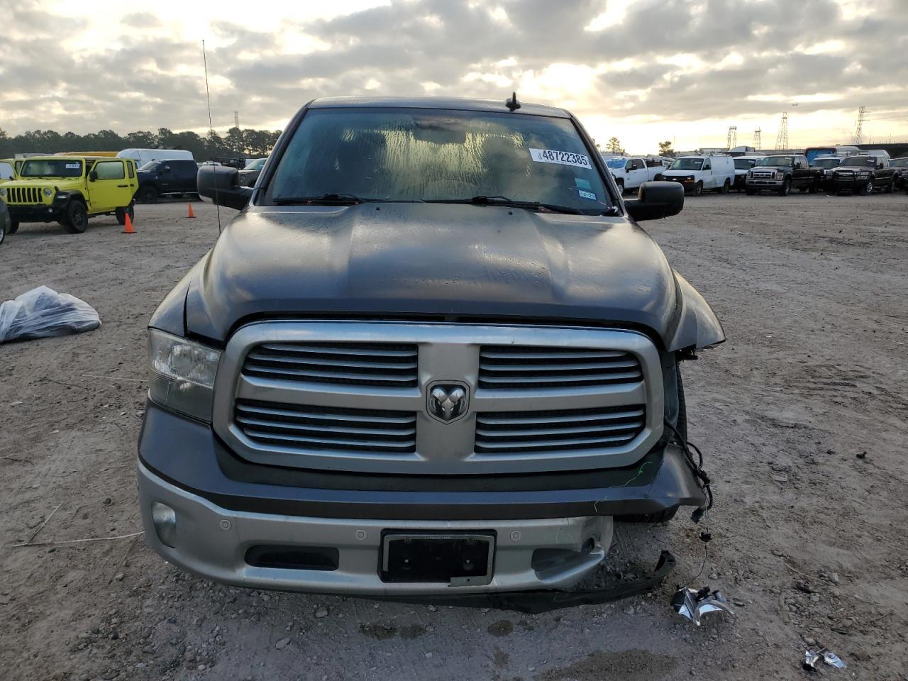 2017 RAM 1500 SLT - Image 5