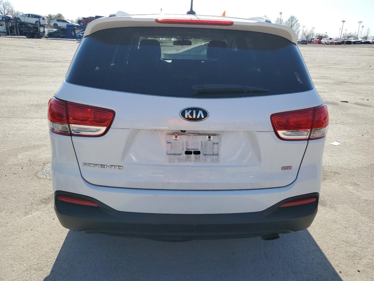 2017 KIA SORENTO LX - Image 6