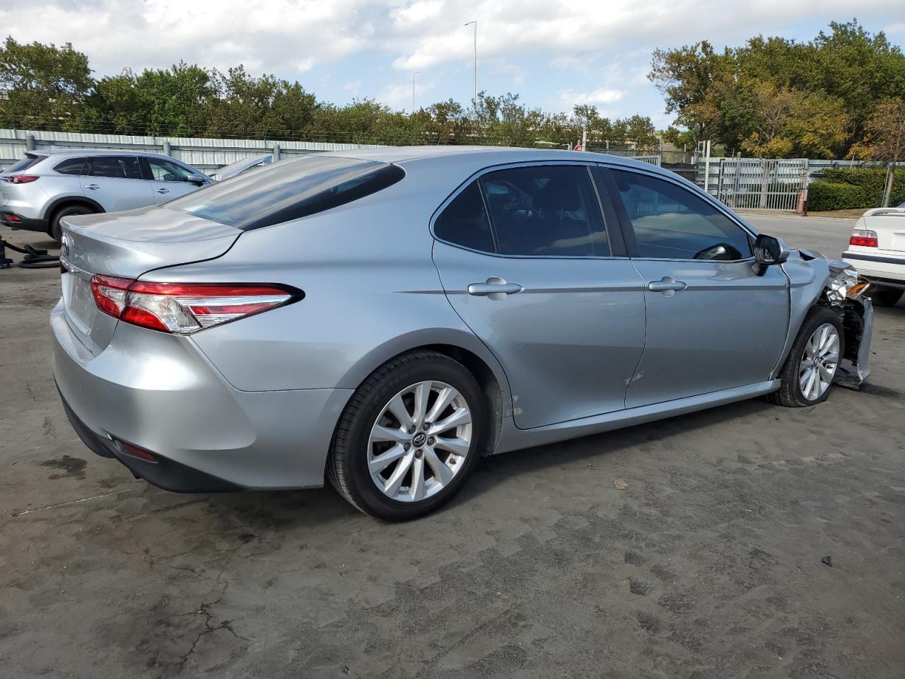 2018 TOYOTA CAMRY L - Image 3