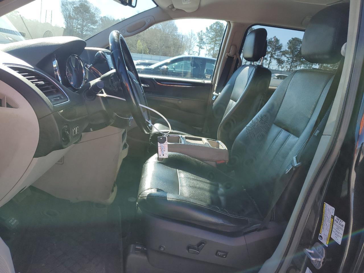 2014 CHRYSLER TOWN & COU - Image 7