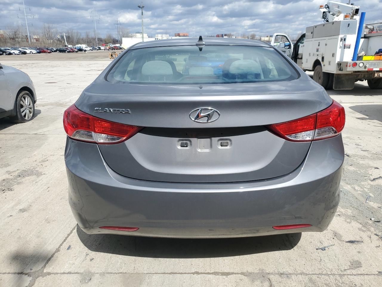 2013 HYUNDAI ELANTRA GL - Image 6