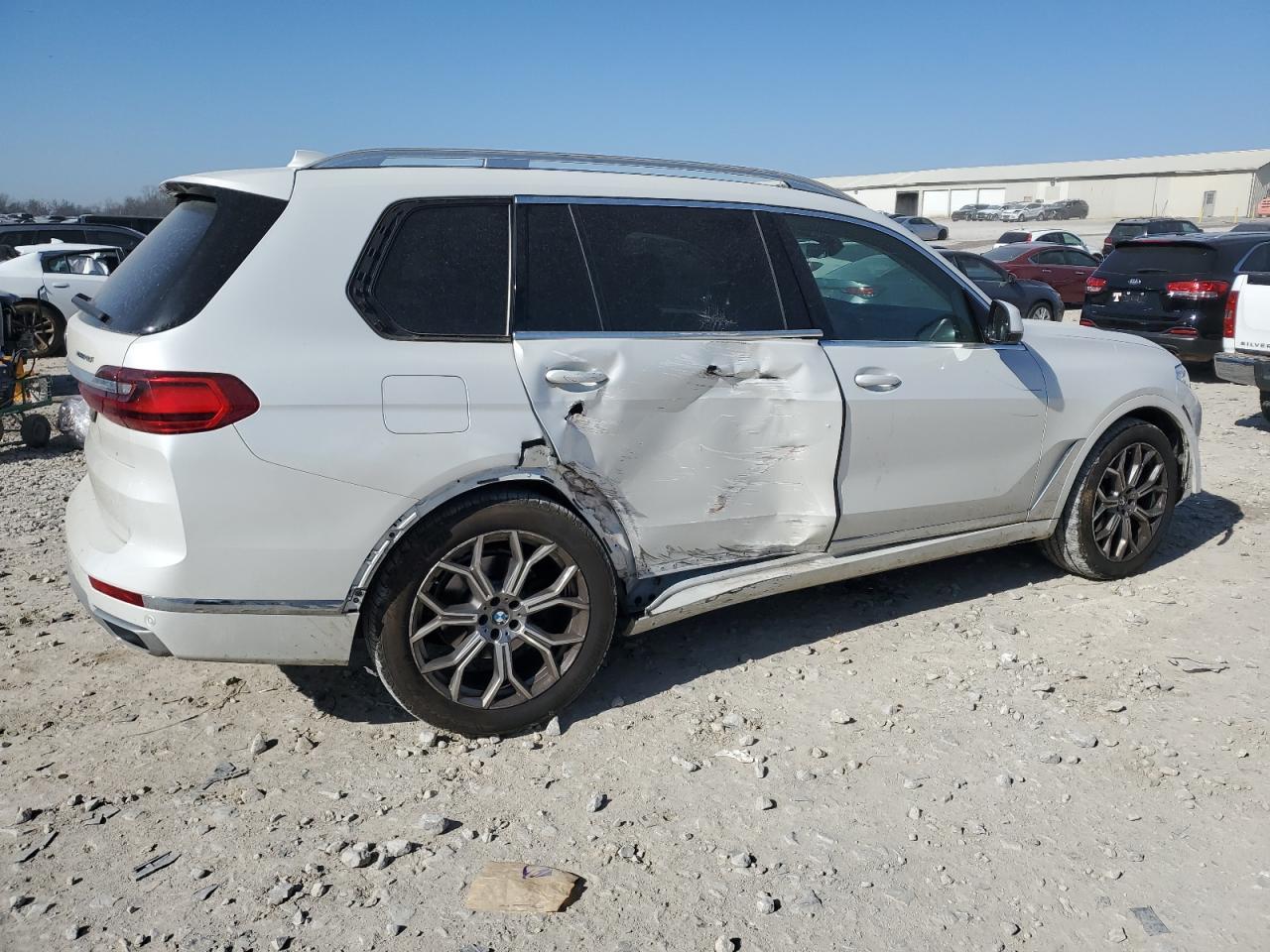 2022 BMW X7 XDRIVE4 - Image 3