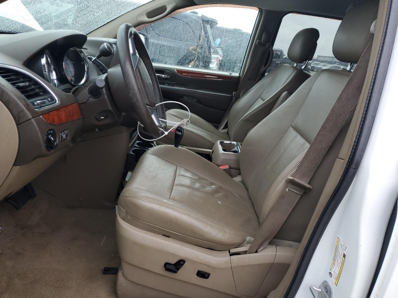 2014 CHRYSLER TOWN & COU - Image 7