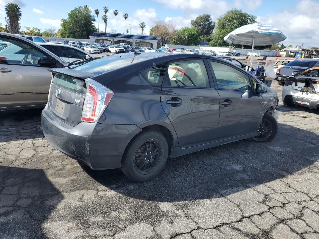 2013 TOYOTA PRIUS - Фото 3