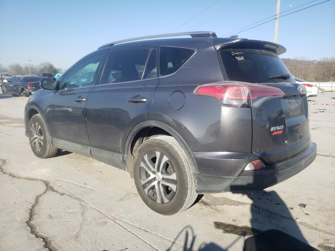 2017 TOYOTA RAV4 LE - Фото 2