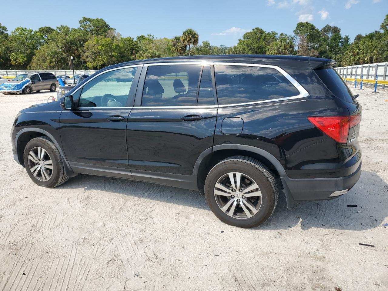 2016 HONDA PILOT EXL - Image 2