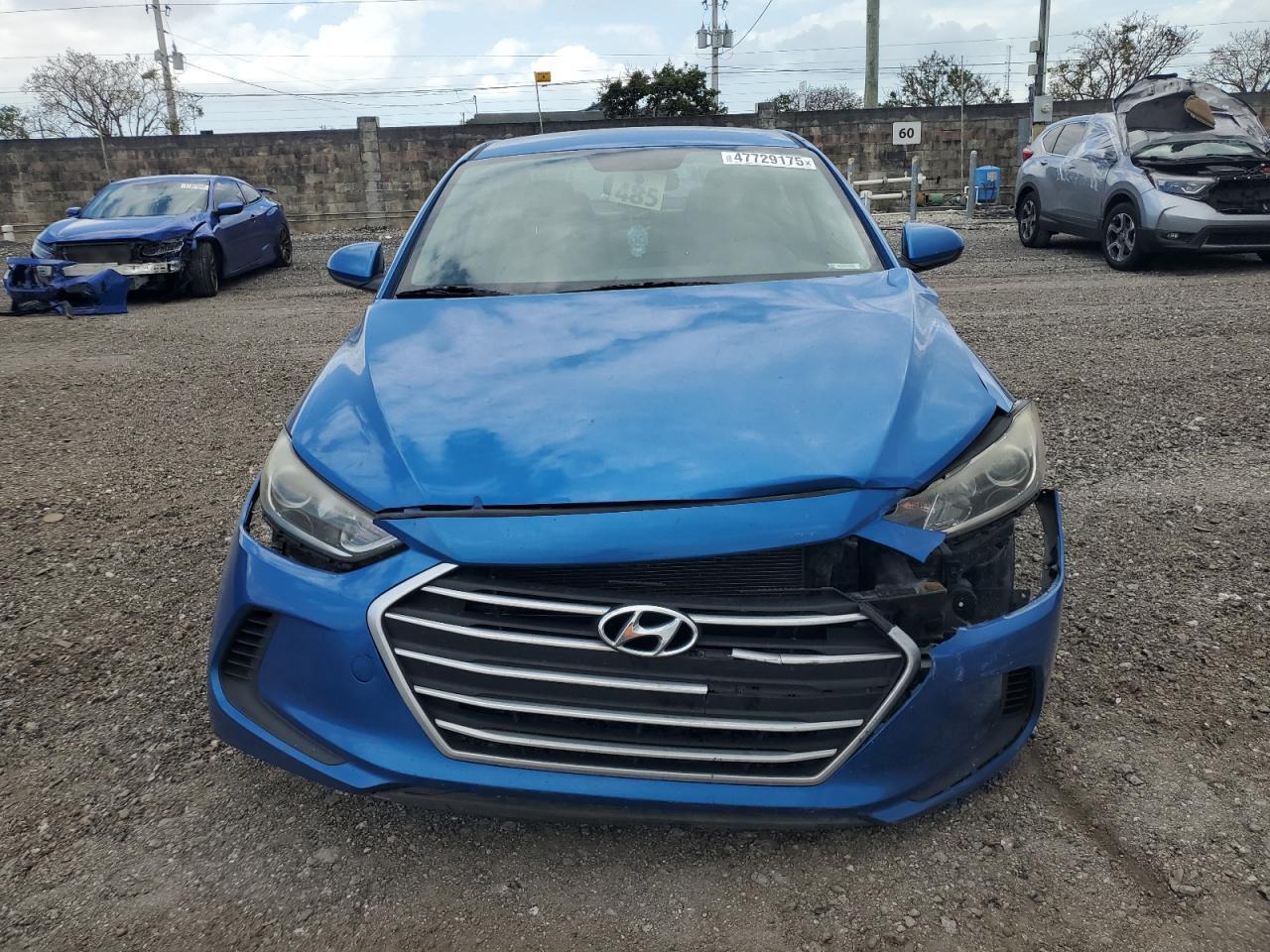 2017 HYUNDAI ELANTRA SE - Image 5