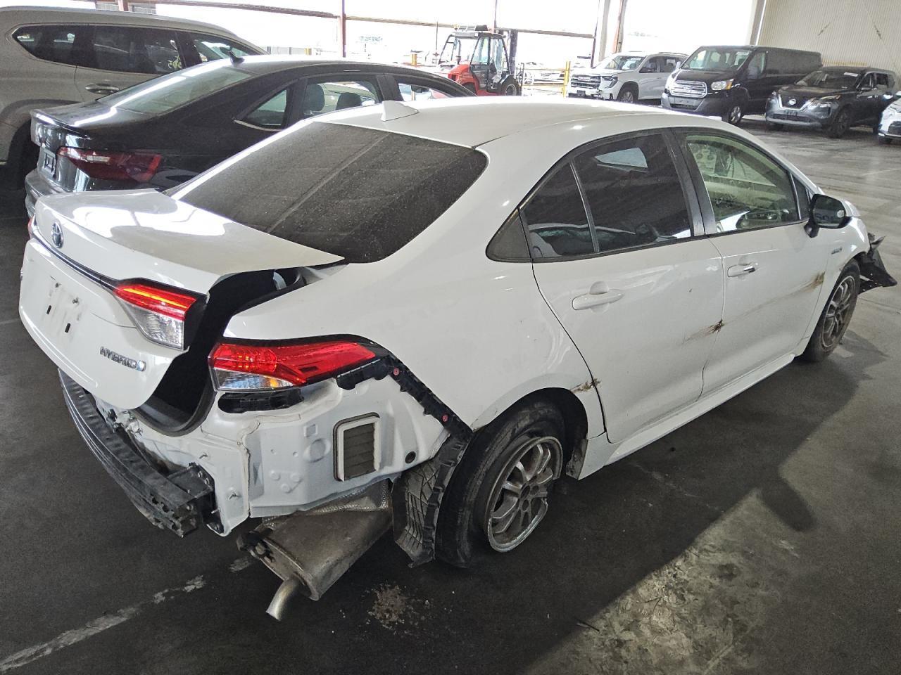 2021 TOYOTA COROLLA LE - Фото 4