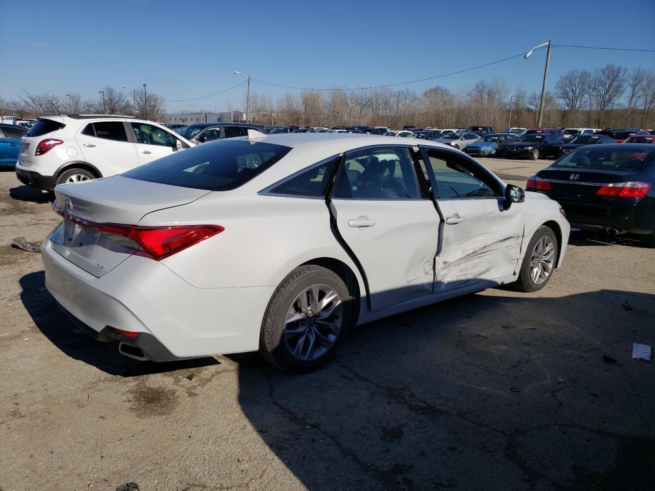 2022 TOYOTA AVALON XLE - Image 3
