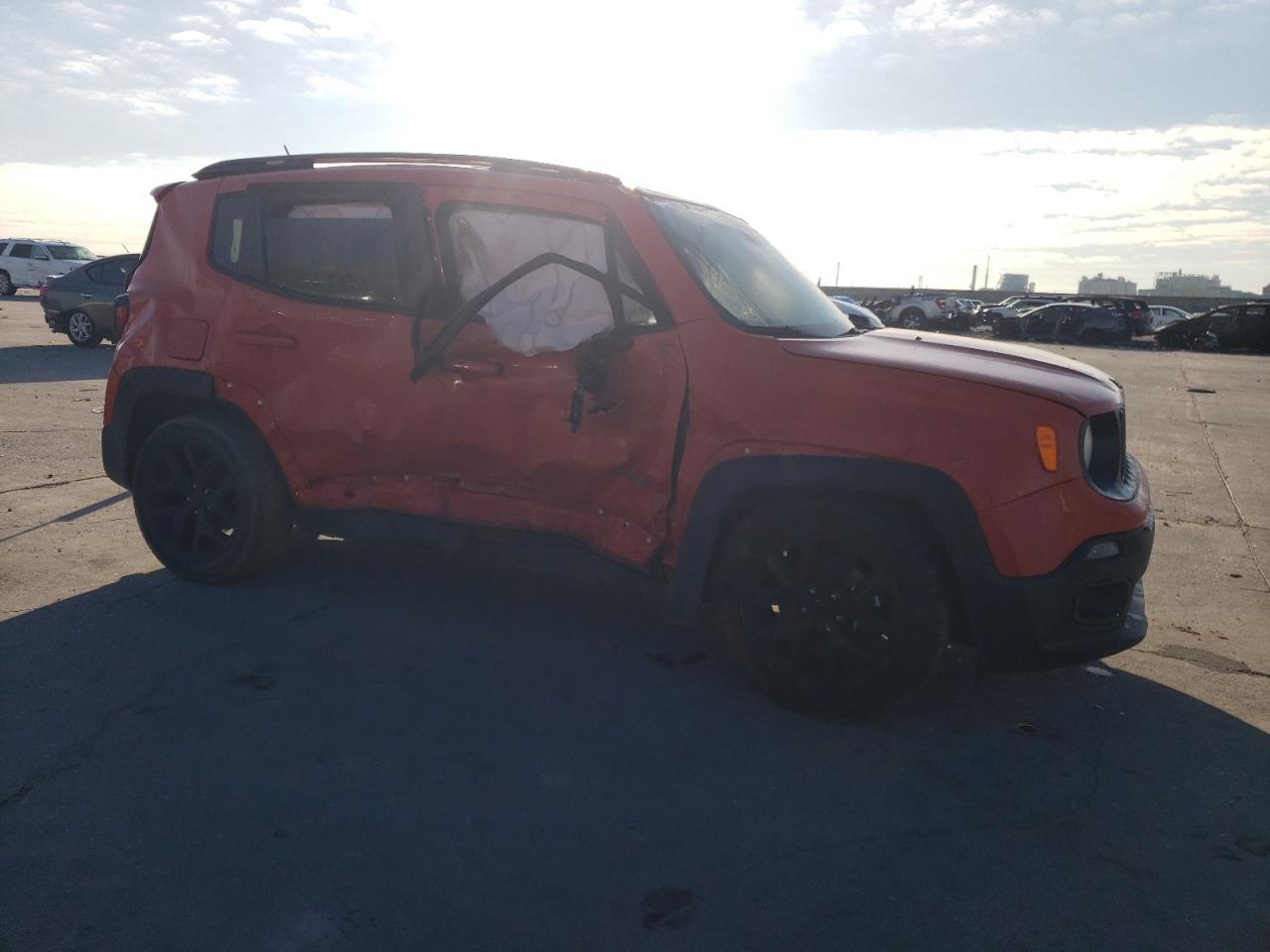 2017 JEEP RENEGADE L - Image 4