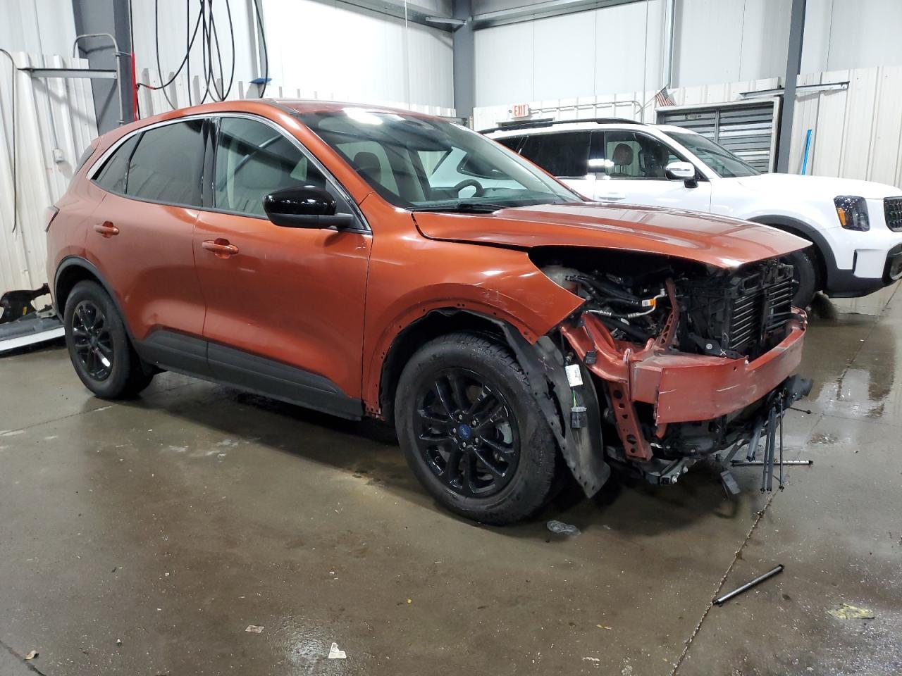 2020 FORD ESCAPE SE - Фото 4