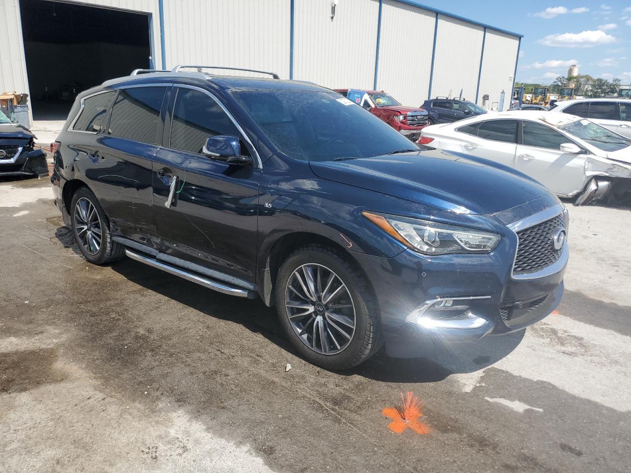2017 INFINITI QX60 - Image 4