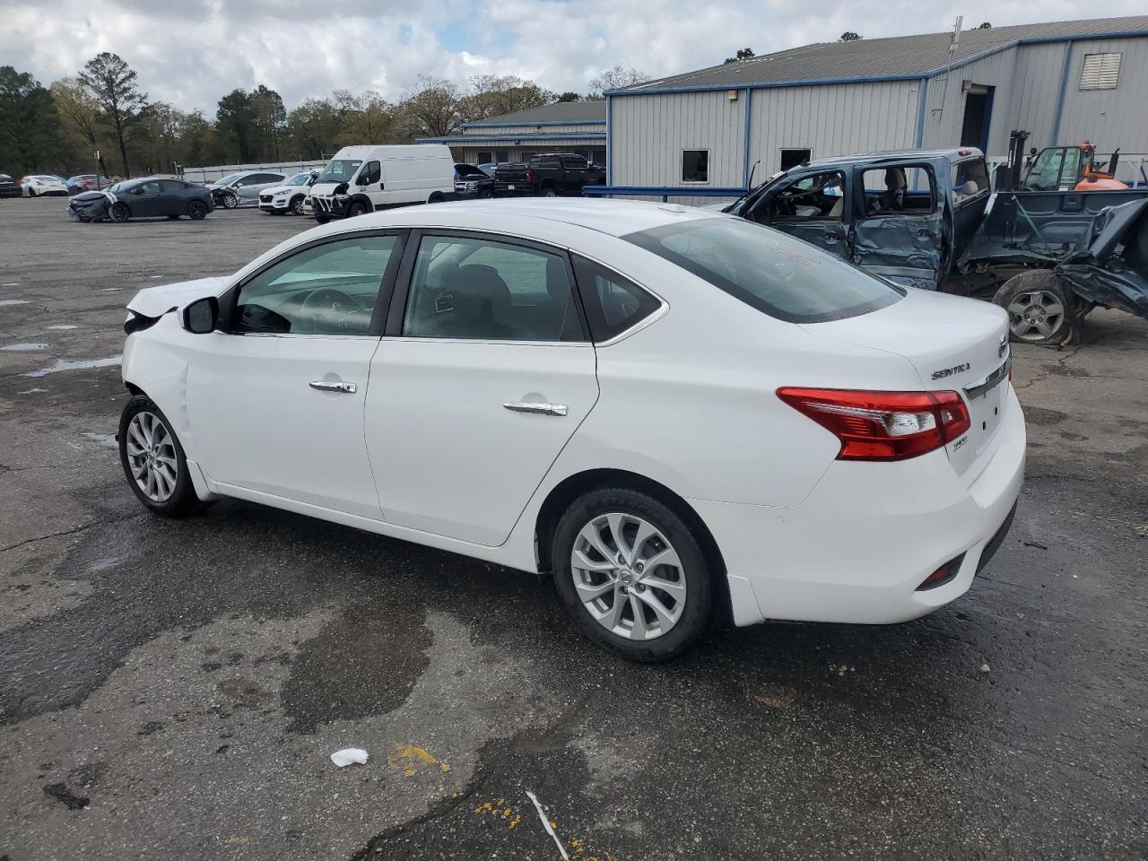 2018 NISSAN SENTRA S - Фото 2