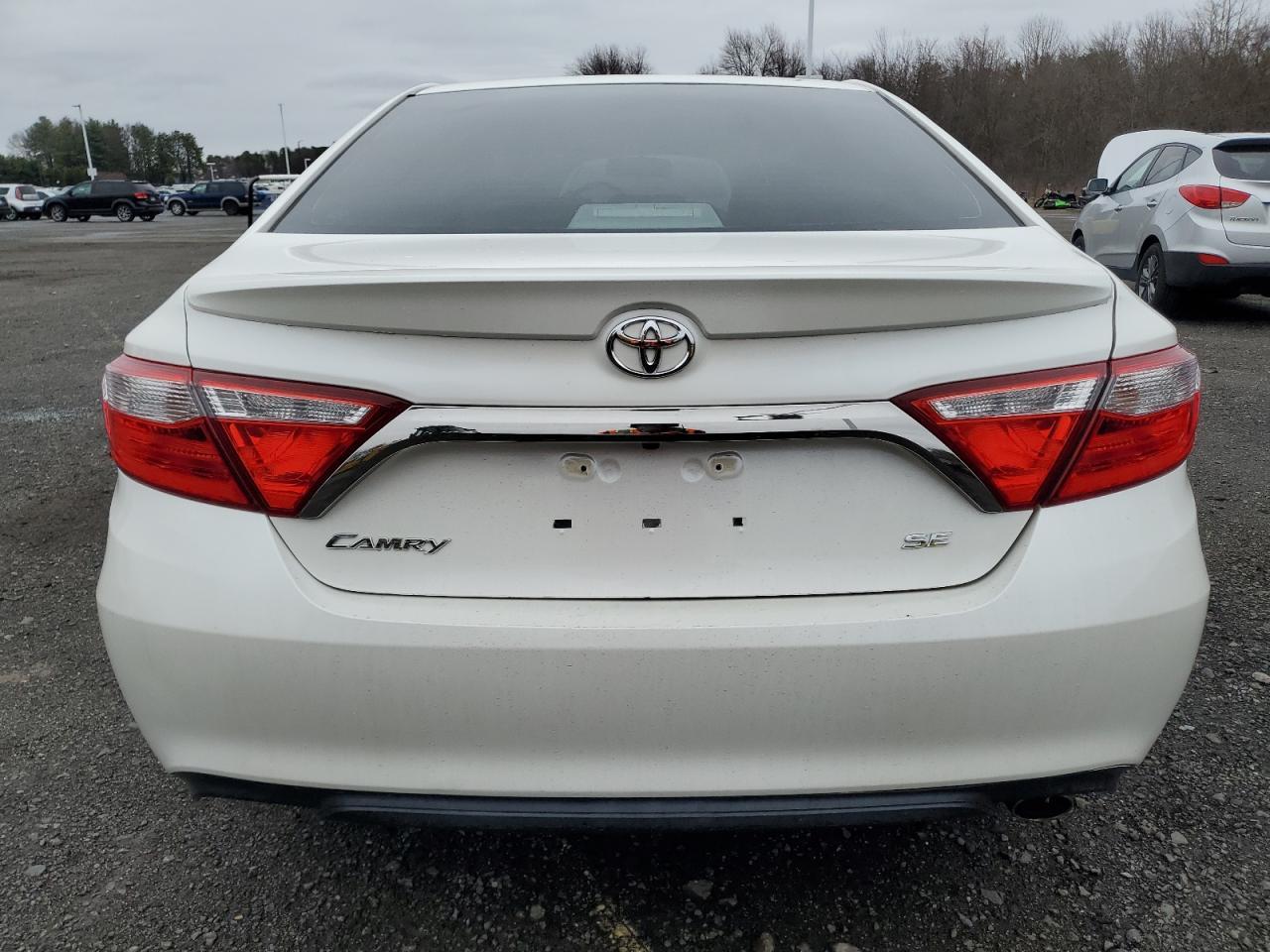 2016 TOYOTA CAMRY LE - Фото 6