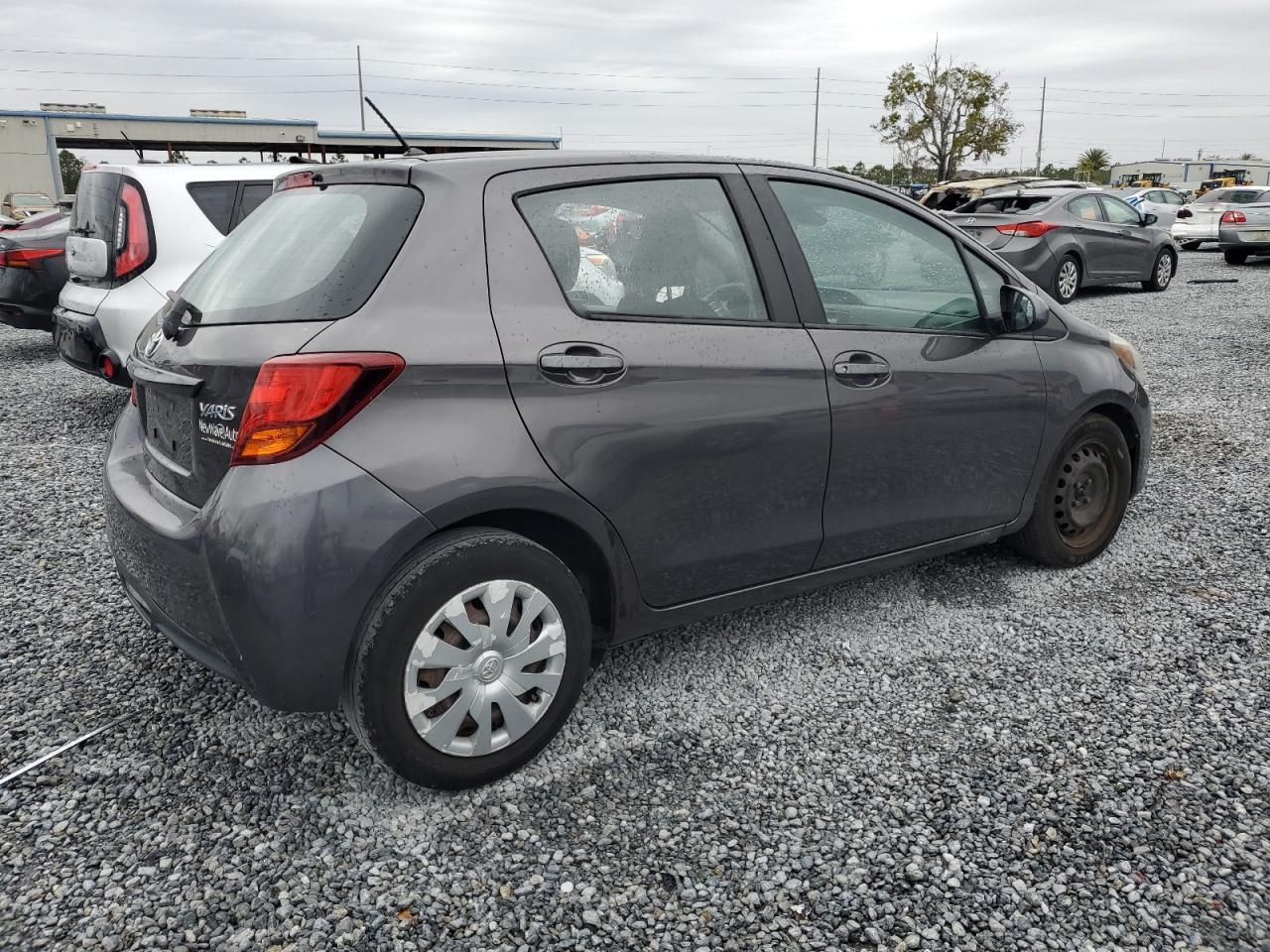 2017 TOYOTA YARIS L - Фото 3