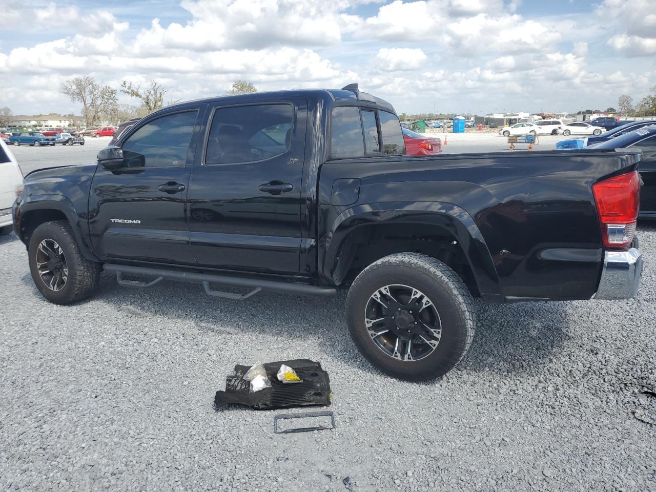2017 TOYOTA TACOMA DOU - Фото 2
