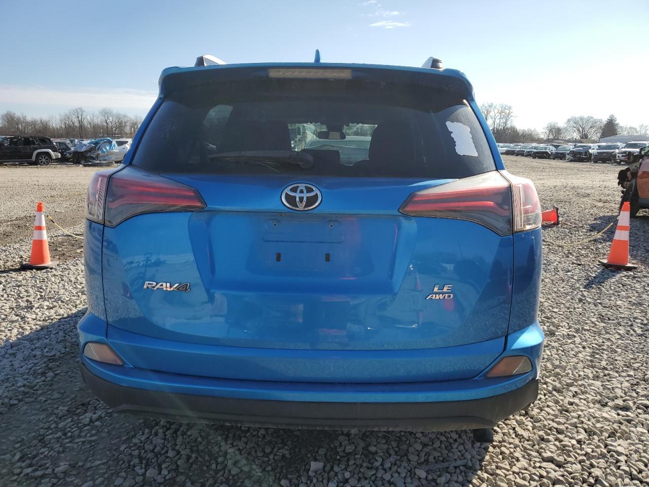 2017 TOYOTA RAV4 LE - Image 6