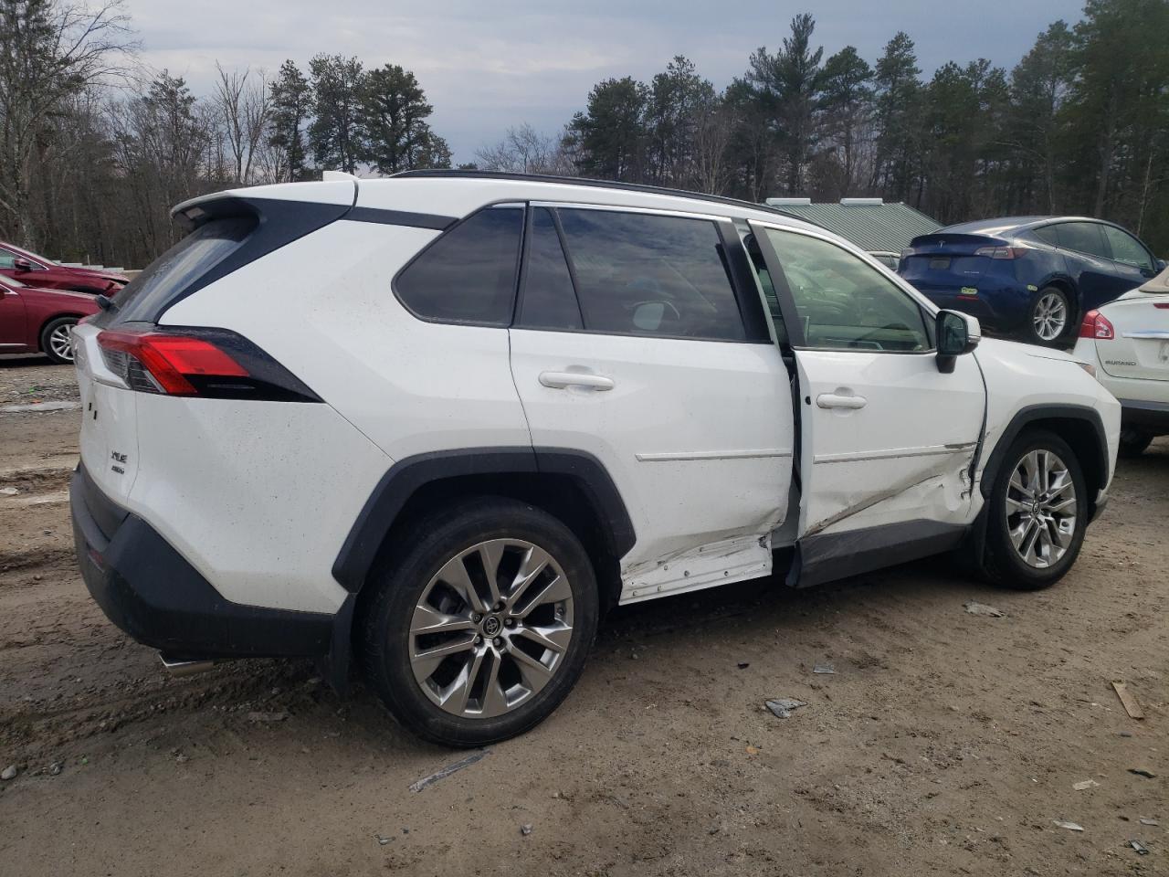 2019 TOYOTA RAV4 XLE P - Image 3