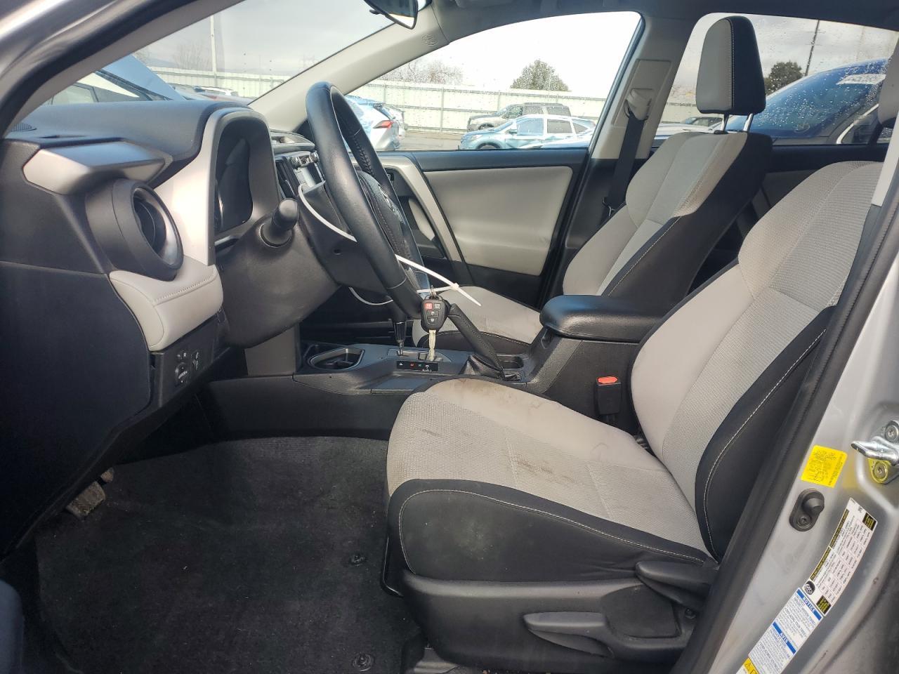 2016 TOYOTA RAV4 XLE - Image 7