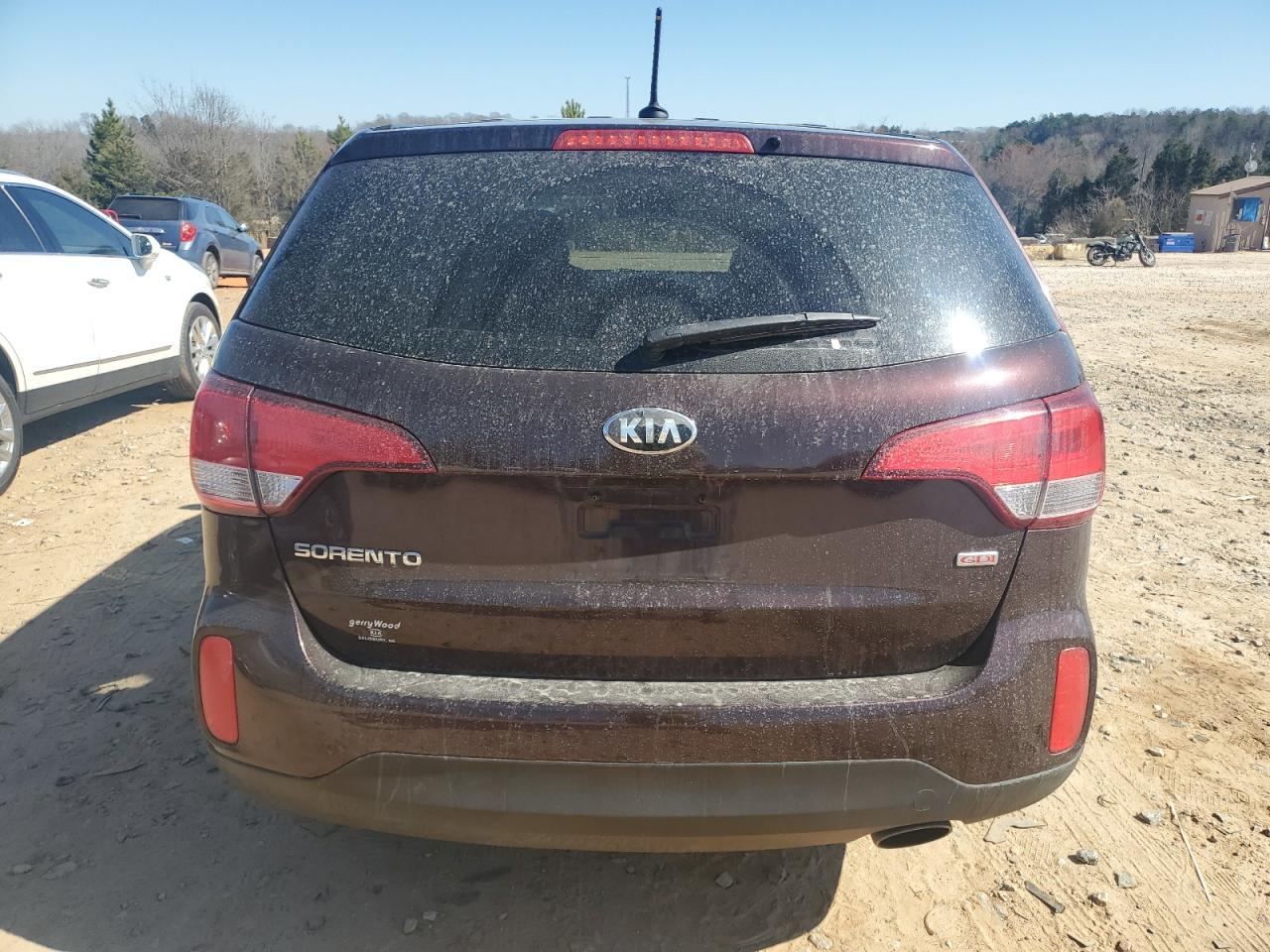 2014 KIA SORENTO LX - Image 6