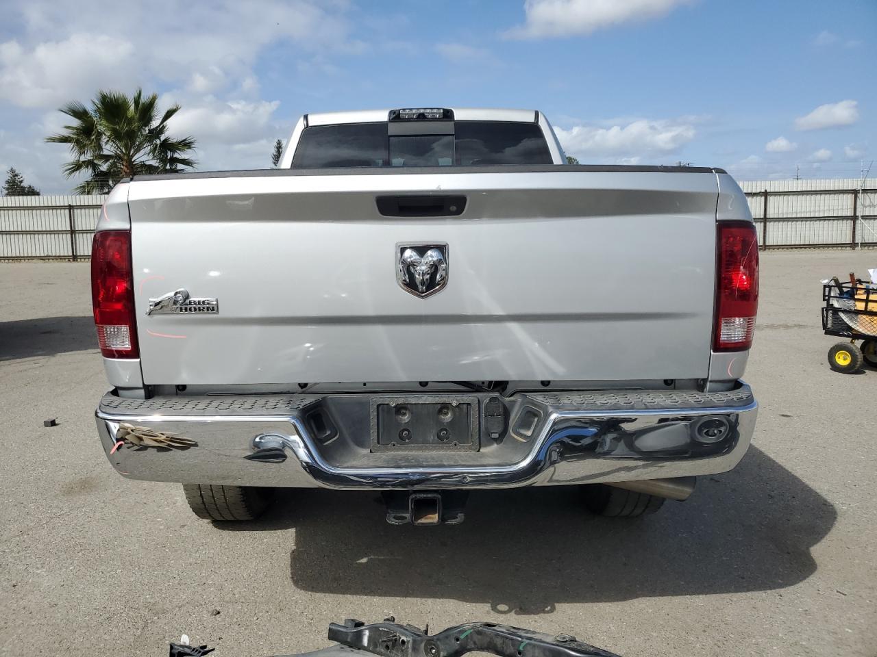2017 RAM 2500 SLT - Image 6