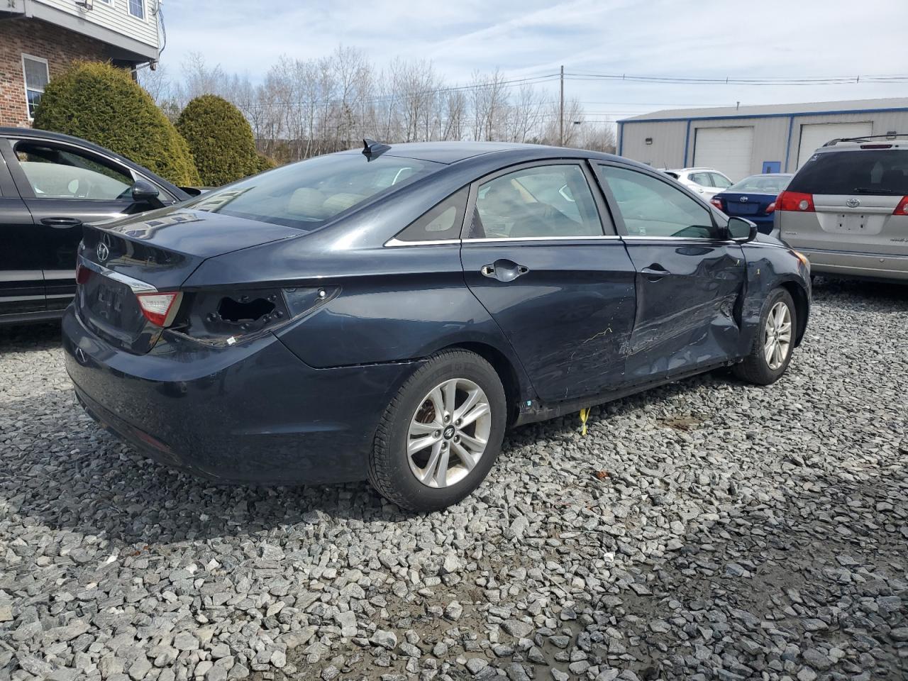 2013 HYUNDAI SONATA GLS - Image 3