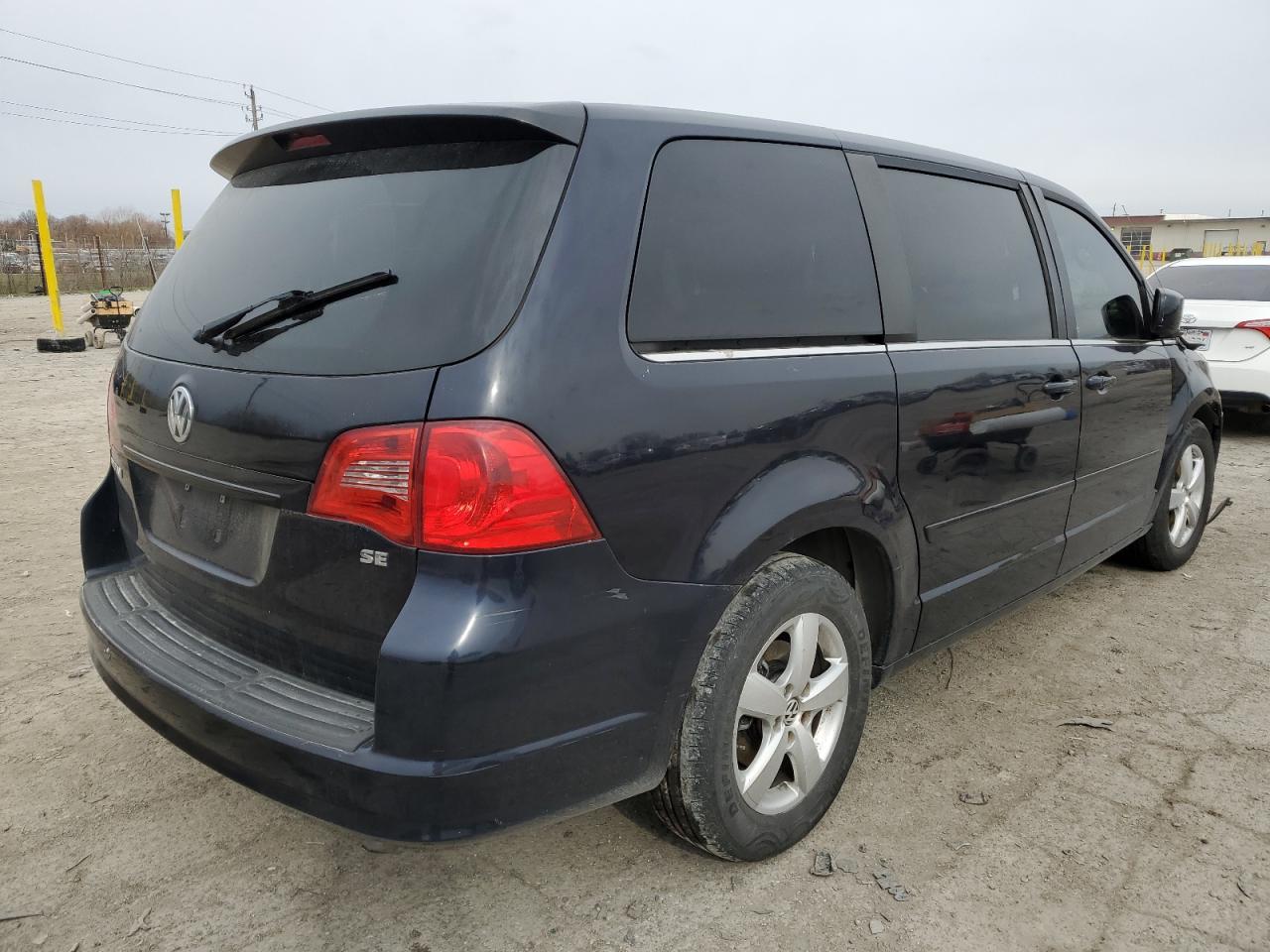2010 VOLKSWAGEN ROUTAN SE - Фото 3