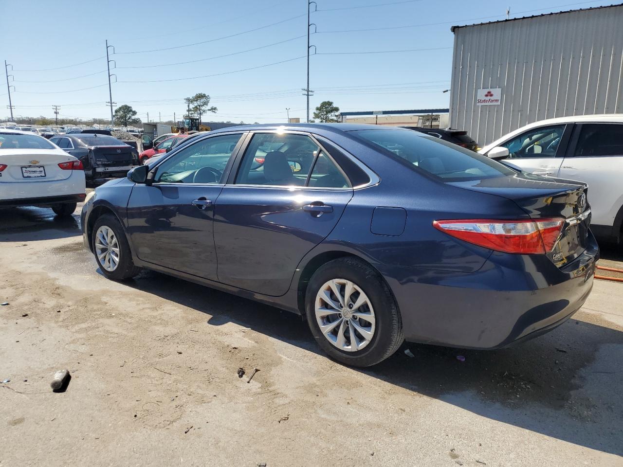 2016 TOYOTA CAMRY LE - Фото 2