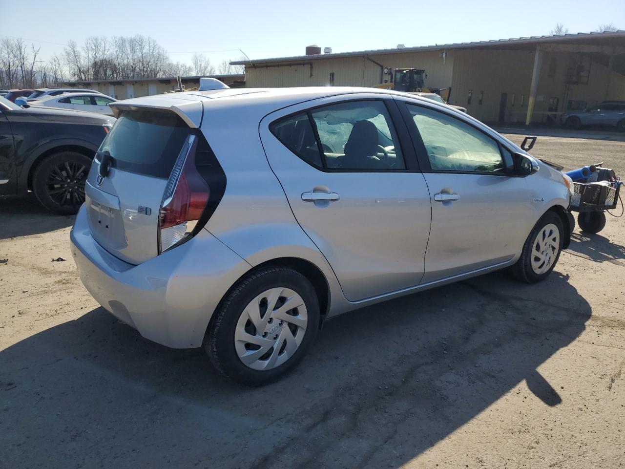 2016 TOYOTA PRIUS C - Image 3