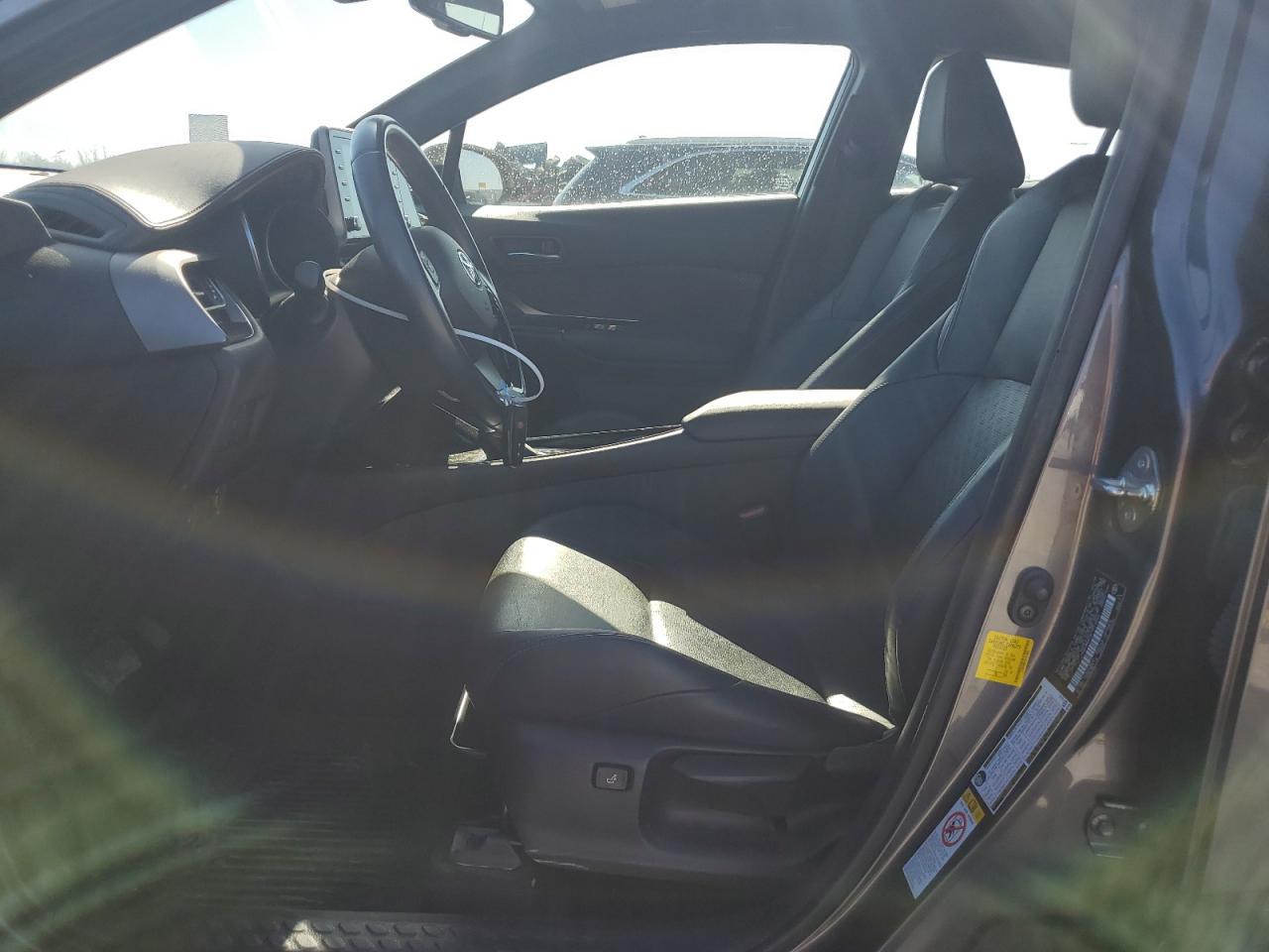 2019 TOYOTA C-HR XLE - Фото 7