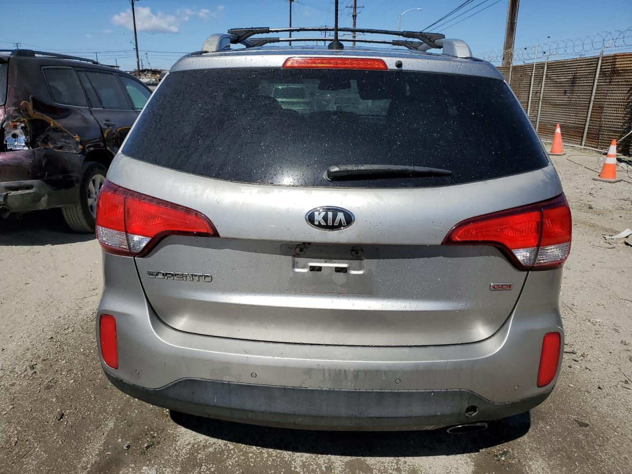 2015 KIA SORENTO LX - Image 6