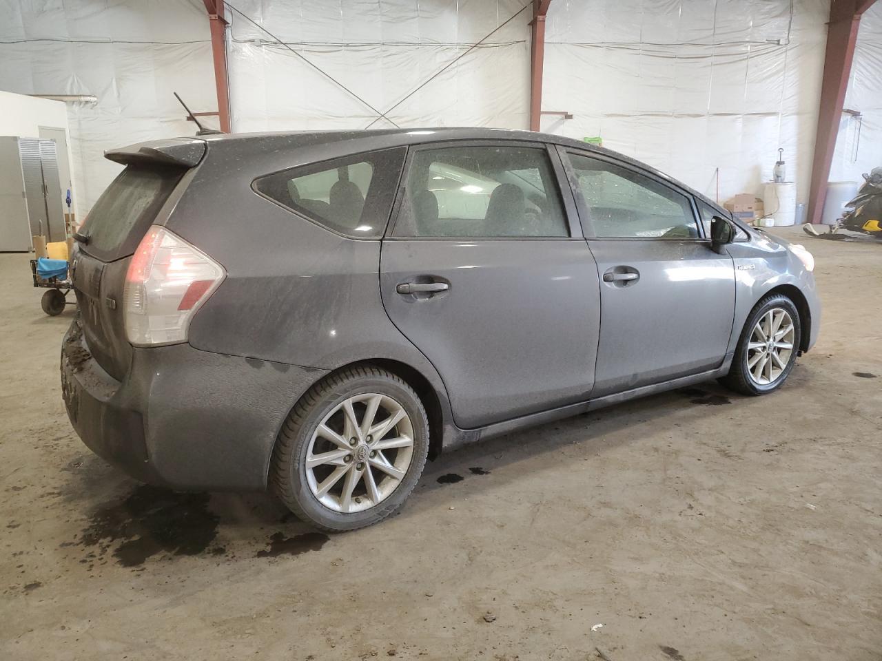 2013 TOYOTA PRIUS V - Image 3