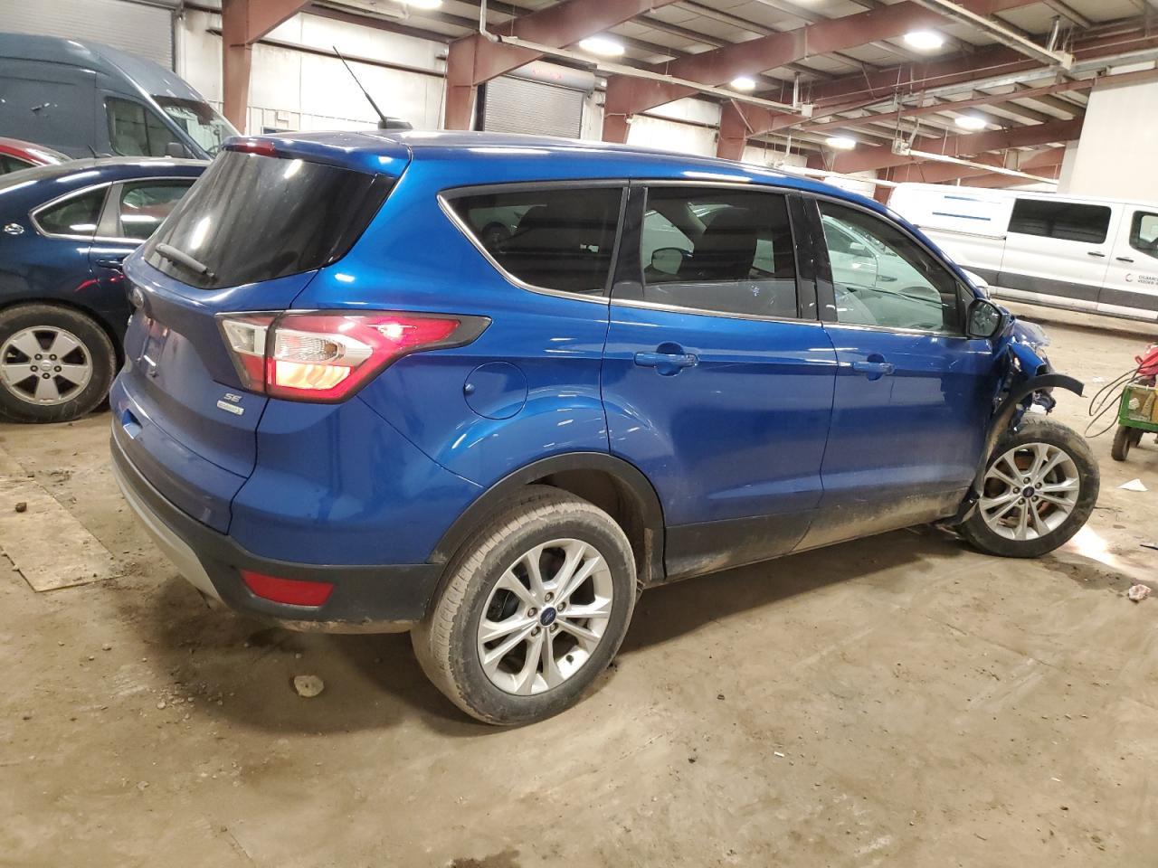 2017 FORD ESCAPE SE - Фото 3