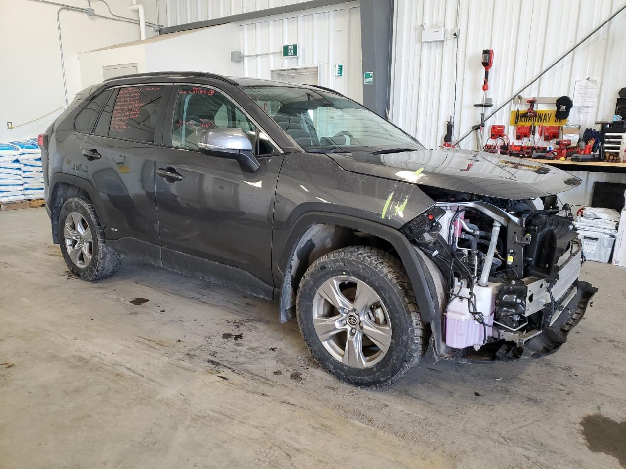 2023 TOYOTA RAV4 LE - Фото 4