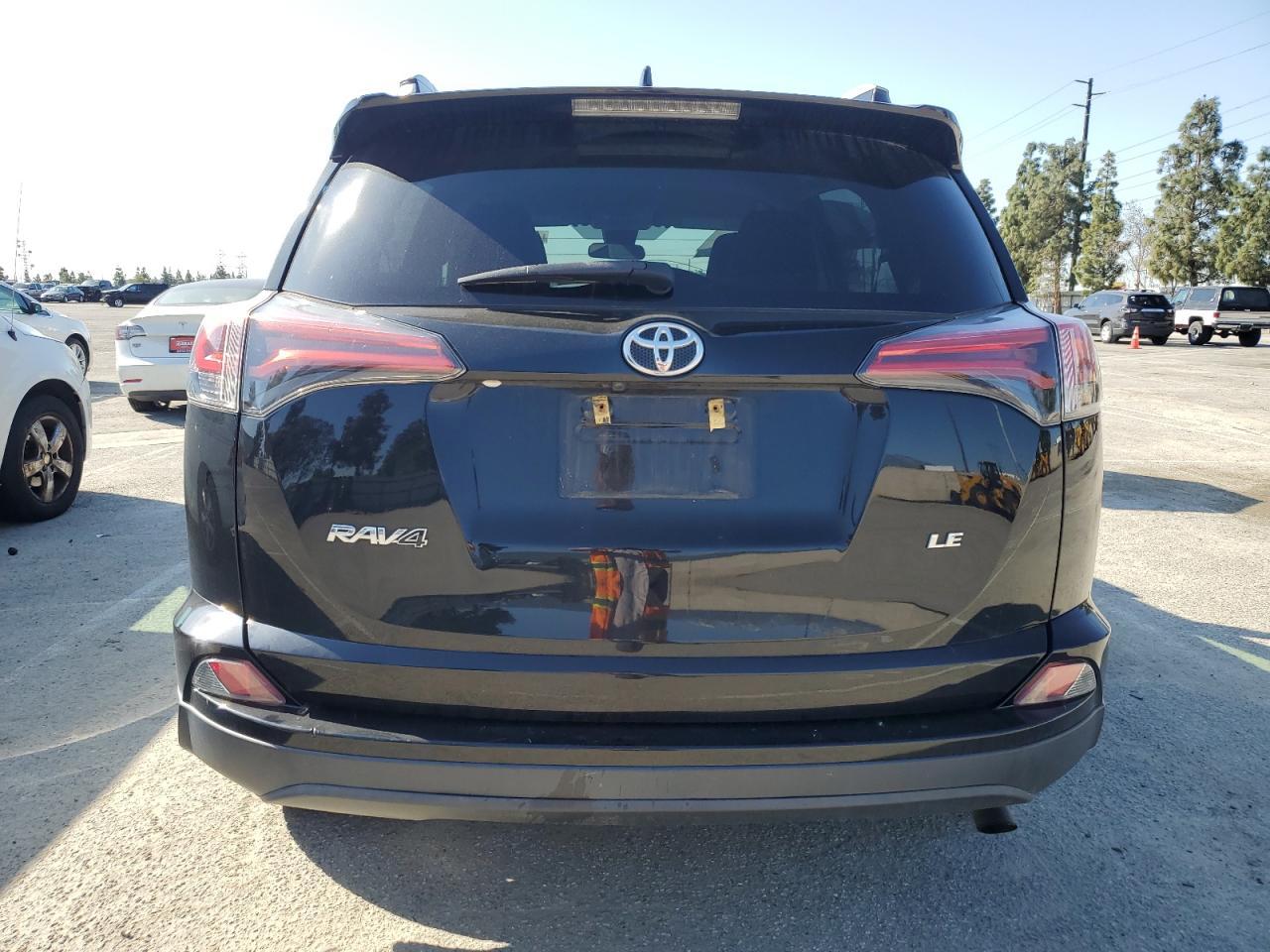 2018 TOYOTA RAV4 LE - Image 6